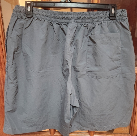 Reebok Gray Athletic Shorts Lightweight Performance Wear - Picture 3 of 4